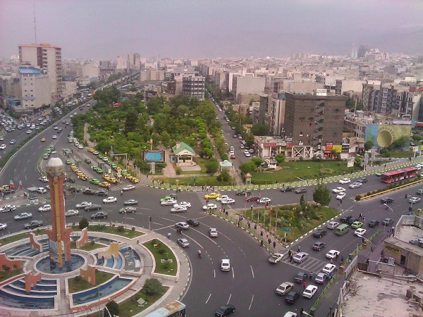 محله صادقیه با میدانی با برج ساعت