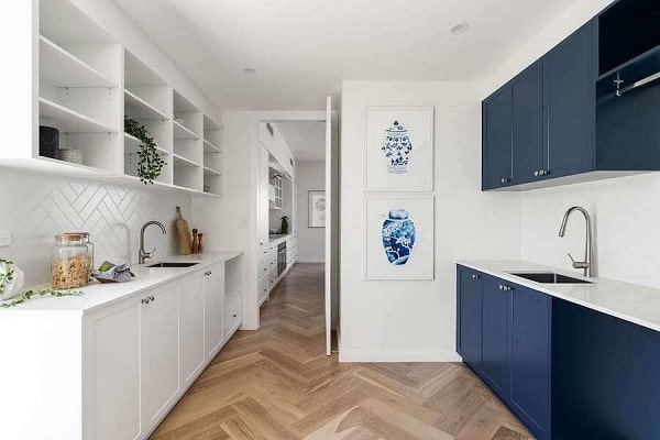 انتخاب رنگ کابینت آشپزخانه به رنگ آبی