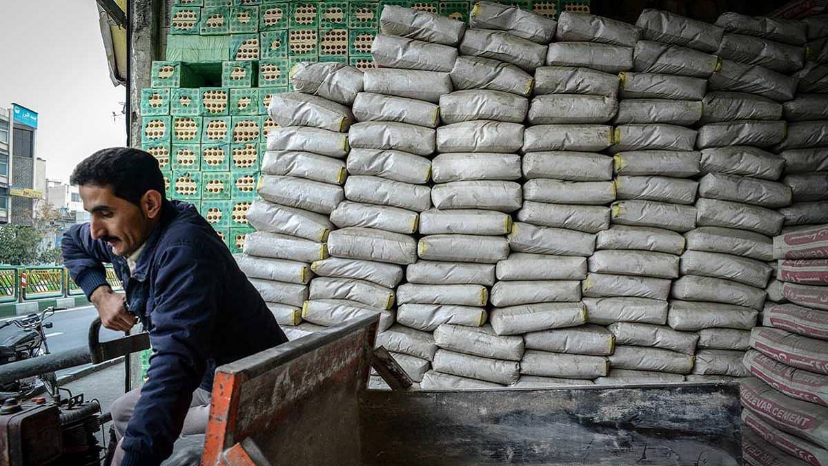 کاهش قیمت کیسه‌ای سیمان در کشور