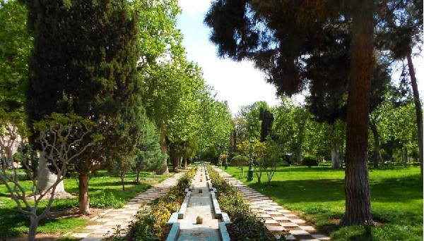 پارک لاله در محله امیرآباد 